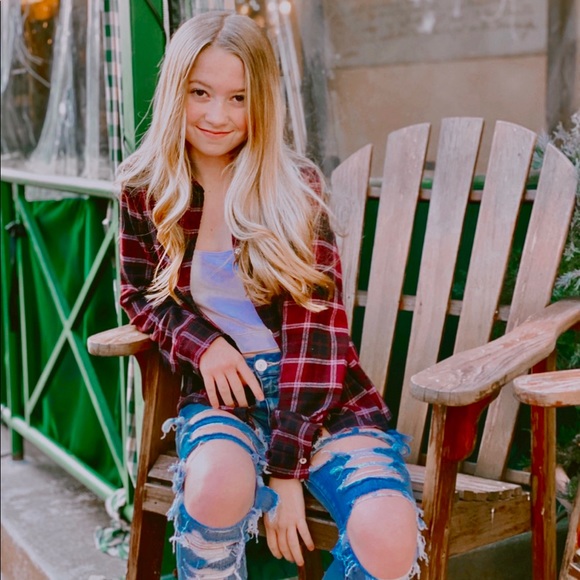 Meet your Posher, Rilyn Dinyae - Picture 4 of 4